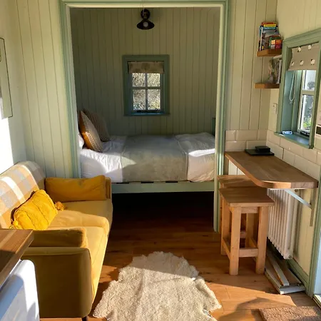 Sunset Snug Shepherd Hut 木屋 *