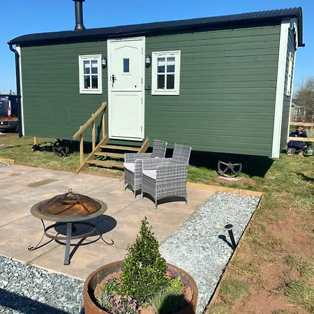 Sunset Snug Shepherd Hut * Penrith